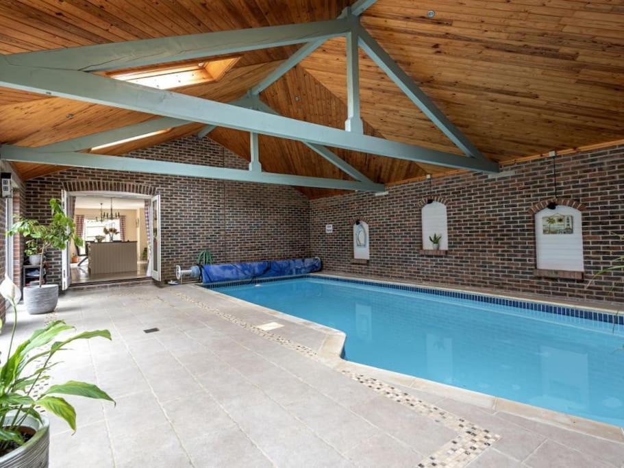 Large Coastal Cottage, Private Indoor Pool, Hut Tub, Sauna And Steam Pod Weymouth Dış mekan fotoğraf